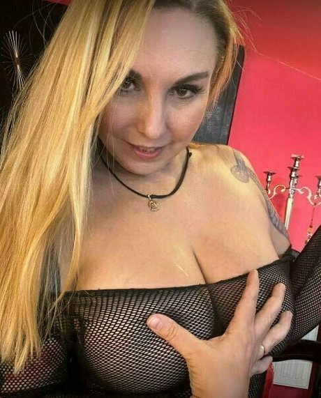 conni55 star sexy photos