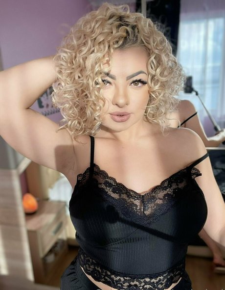 curly lexi nude pornstar photo