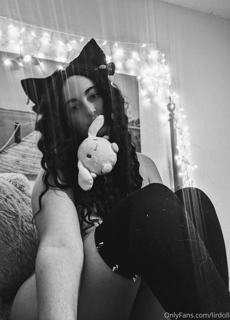 lirdoll pornstar adult archive