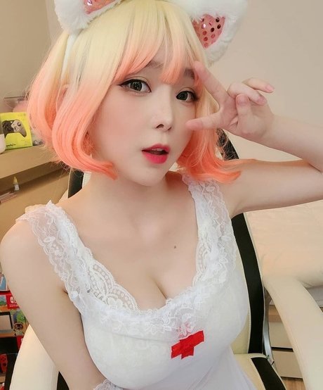 Sunha cos model naked pics