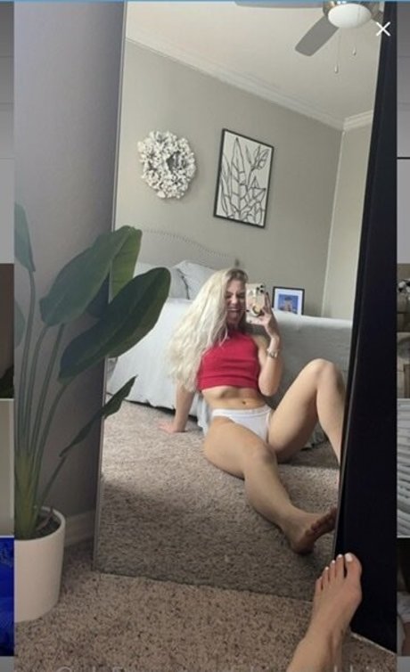 Abigail White exclusive star pictures