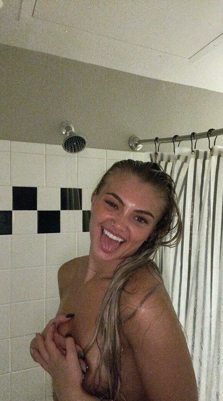 Abigail White Quick model image