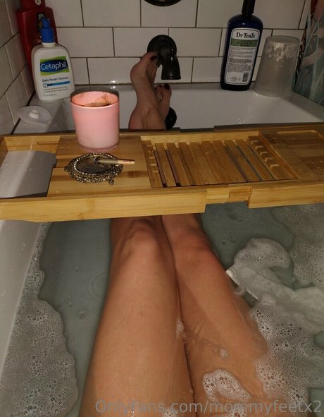 mommyfeetx2 star picture