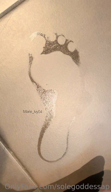 marieivy04 star art img