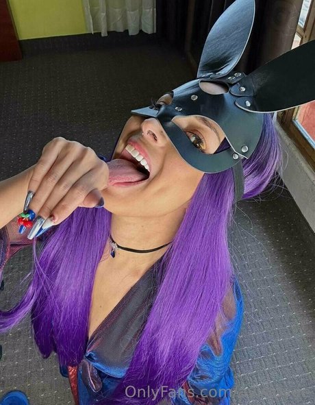 avislovee hot star pictures