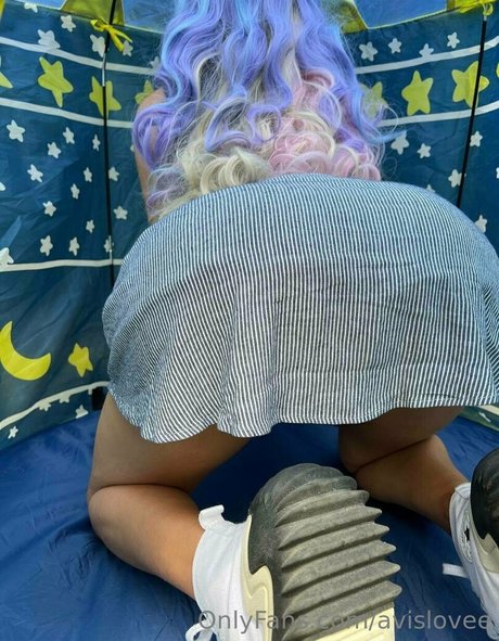 avislovee perfect model photos