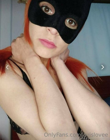 avislovee model top images