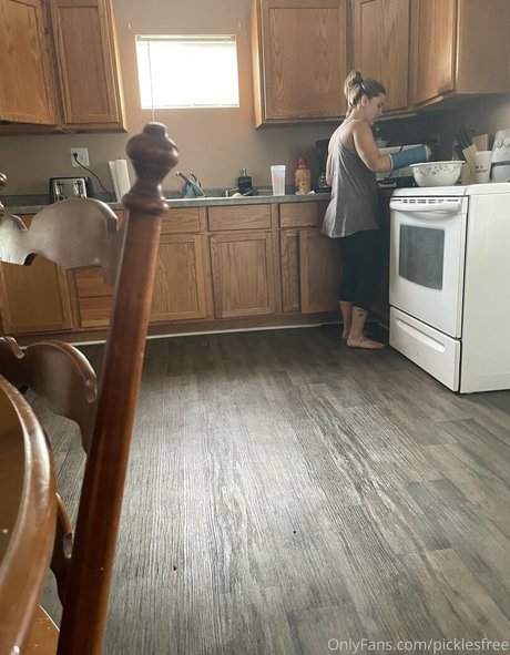 picklesfree model xxx pics