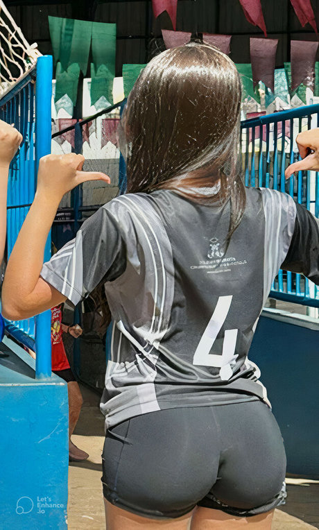 Giholiveiira__ adult model picture