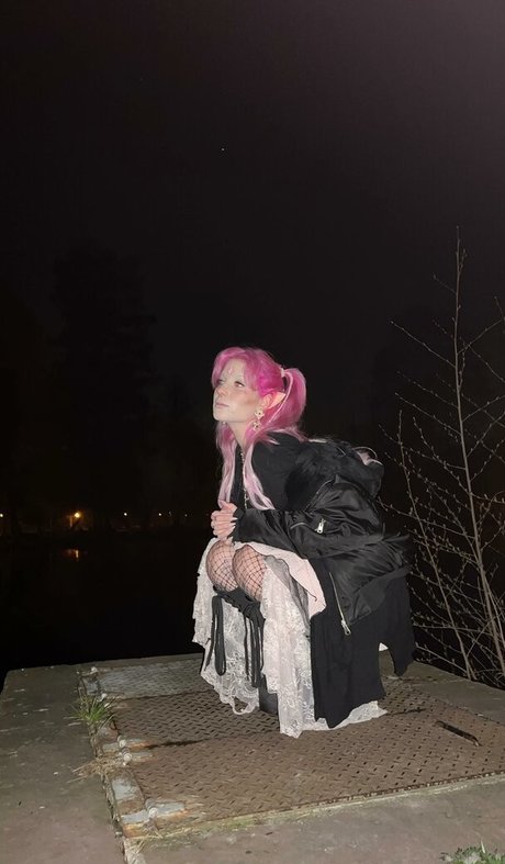 pinkarosalina model top picture