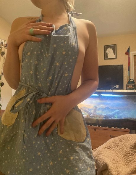 alaskaclouds model hot pic