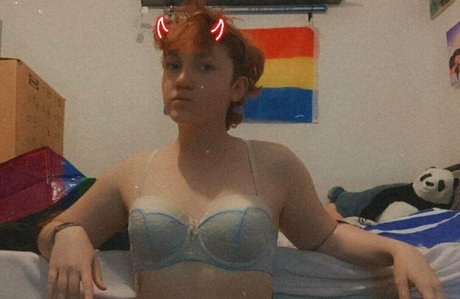 robinginger erotic actress pics