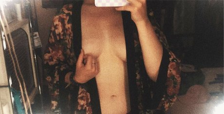 robinginger naked actress galleries