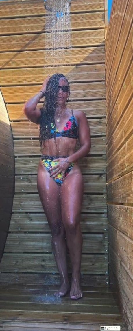 Alex Scott naked model pictures