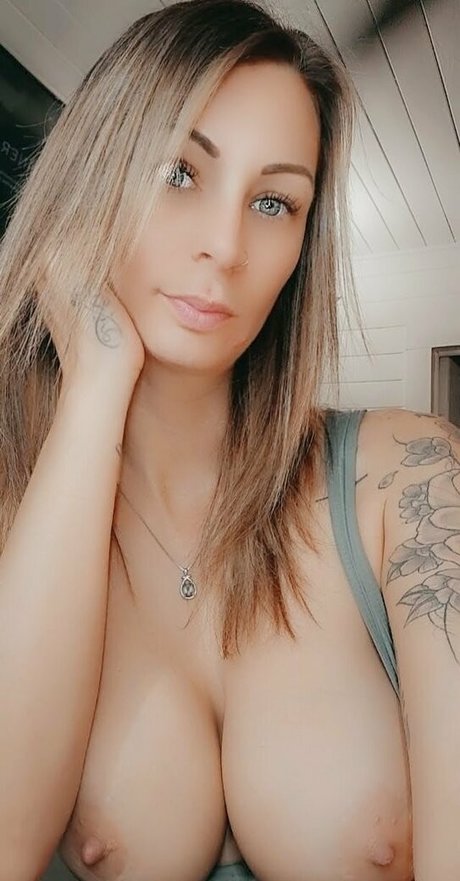 lydialuxy free adult actress picture