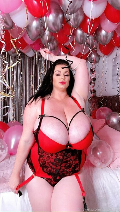 karlajames star top photo