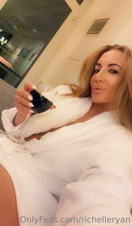 mature squirt onlyfans pretty pictures