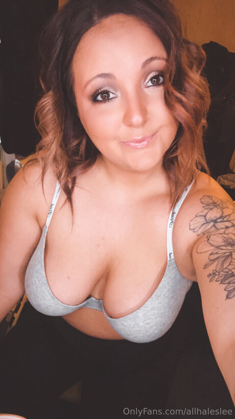 Allhaleslee nice pornstar pic