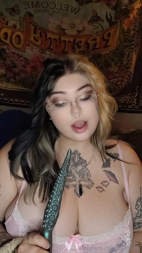 Eviltease naked pornstar images