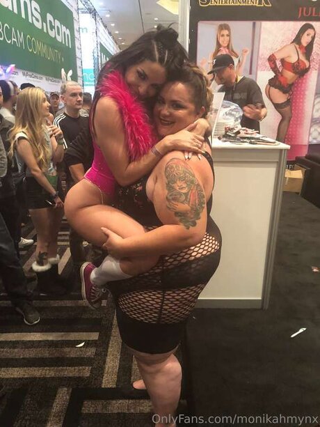 Monikamynx69 art star photo