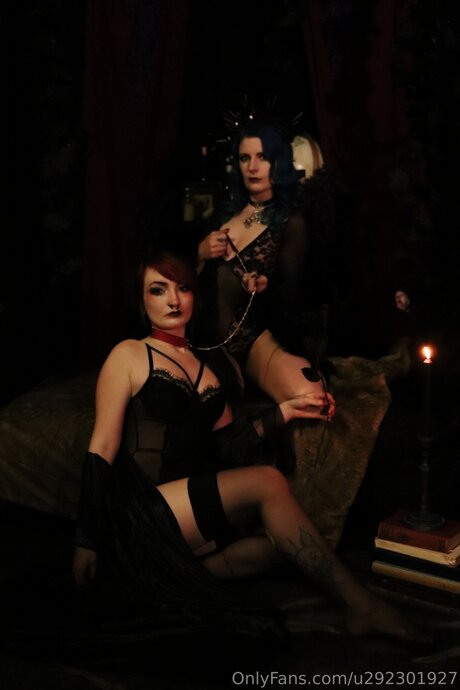 U292301927 star naked picture