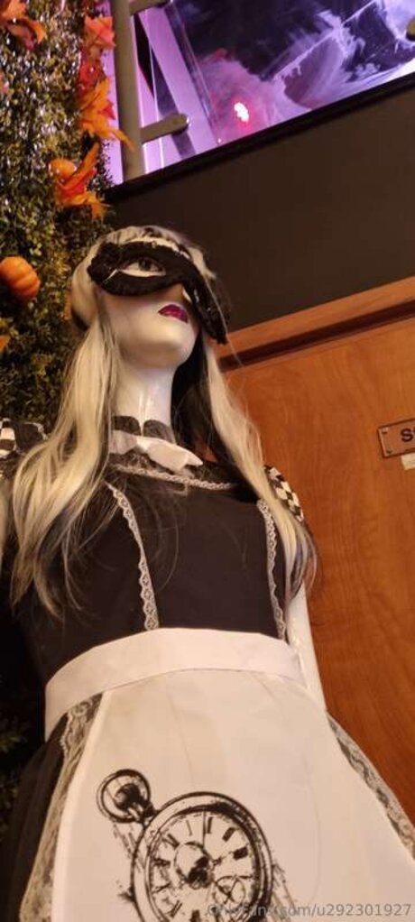 U292301927 pornstar nude img