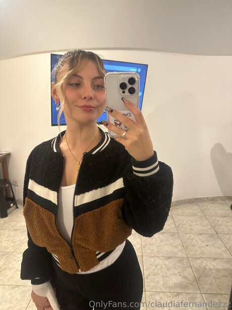 Claudiafernandezzz top star photo