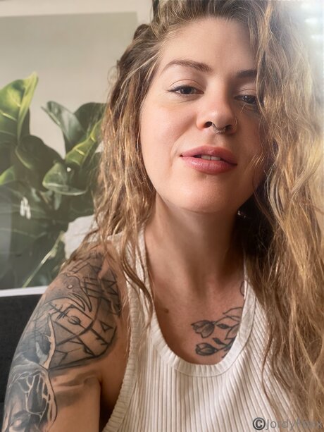 Its Jordy model pictures