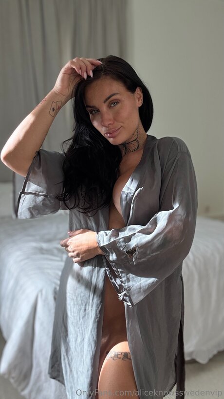 Comewithalicevip sex star photos