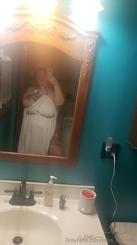 Miss Lynne86 pornstar adult pic