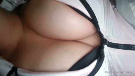 Horneyh pornstar erotic pics