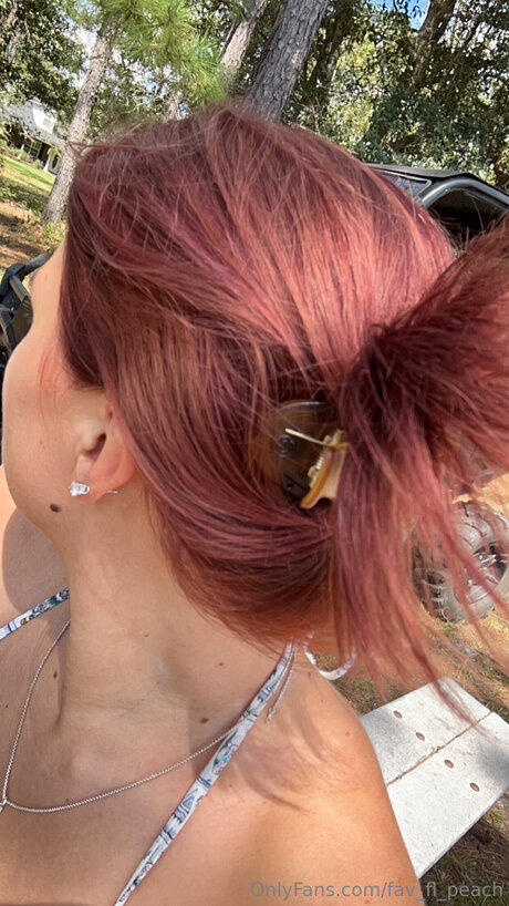 Fav Fl Peach model adult photo