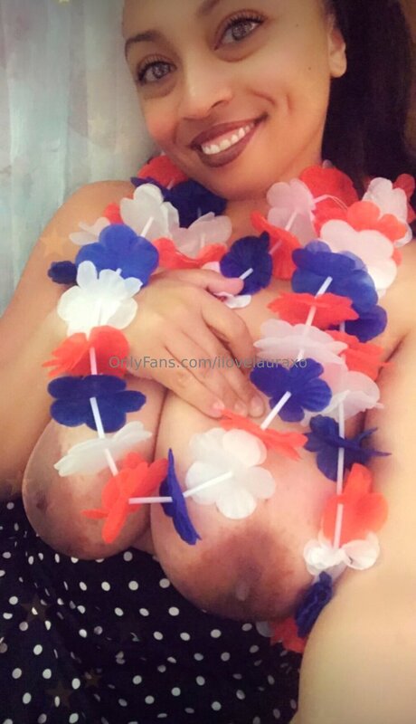 Ilovelauraxo nudes actress pics