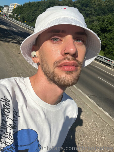 Chrissinsfree pornstar sex img