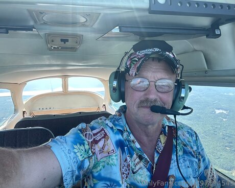 U297194549 pornographic actress photo