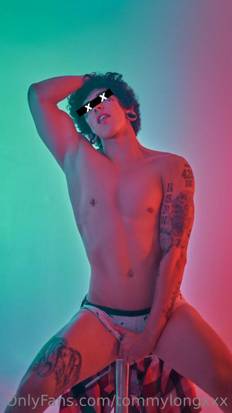Tommylongxxx star adult pic