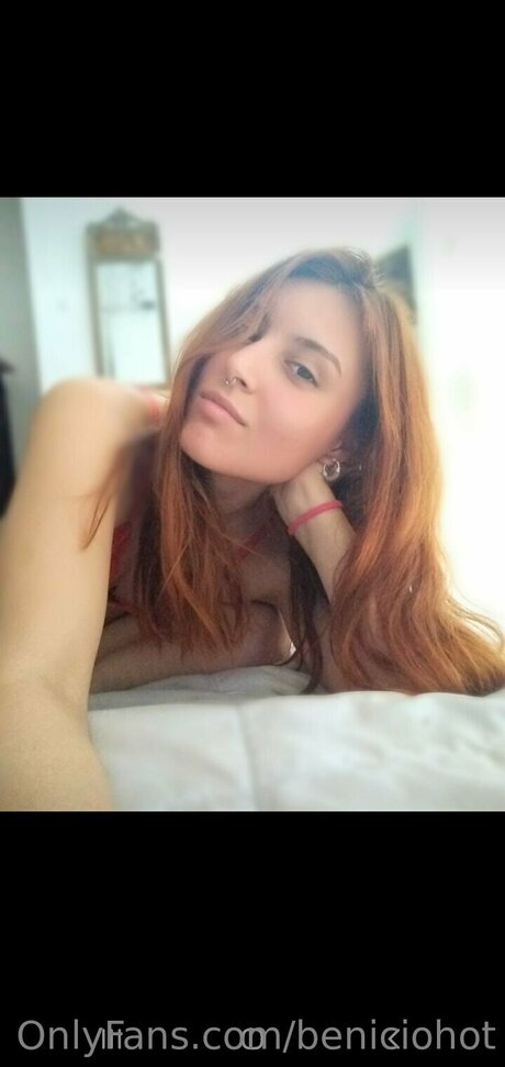 Beniciohot nude model pictures