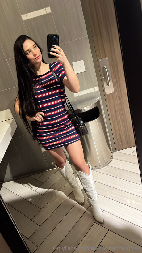 Alyssamagnumfree art pornstar image