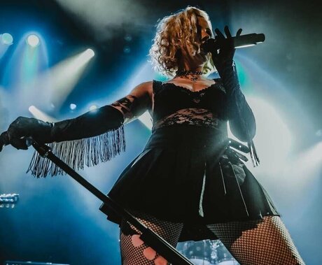 Heather Baron Gracie naked model img