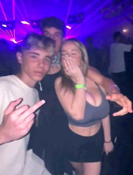 gay free onlyfans beautiful naked pic