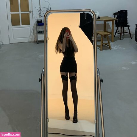 nesegodnyai naked actress photo