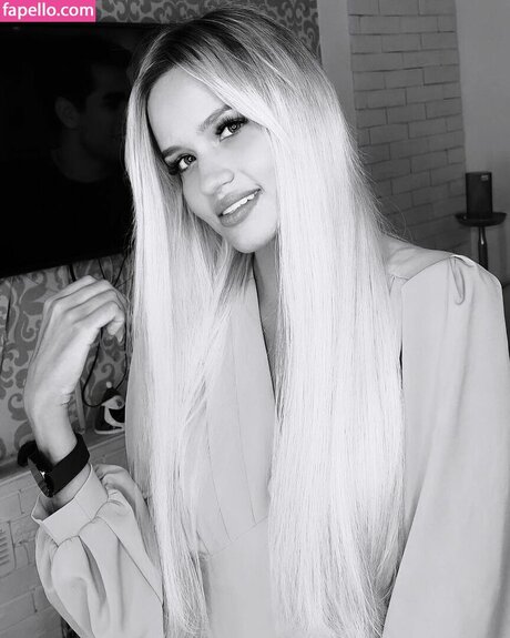 Novella Night star porn photos