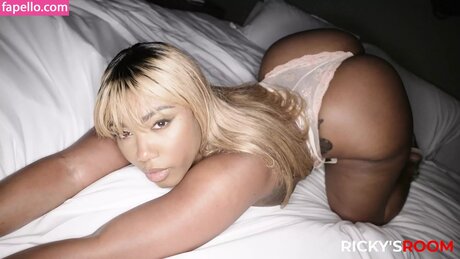 Chanel Tapper beautiful model pics