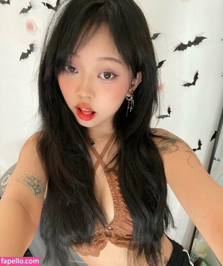 ursungirl erotic model gallery