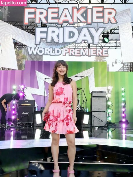 Aubrey Anderson Emmons exclusive model picture