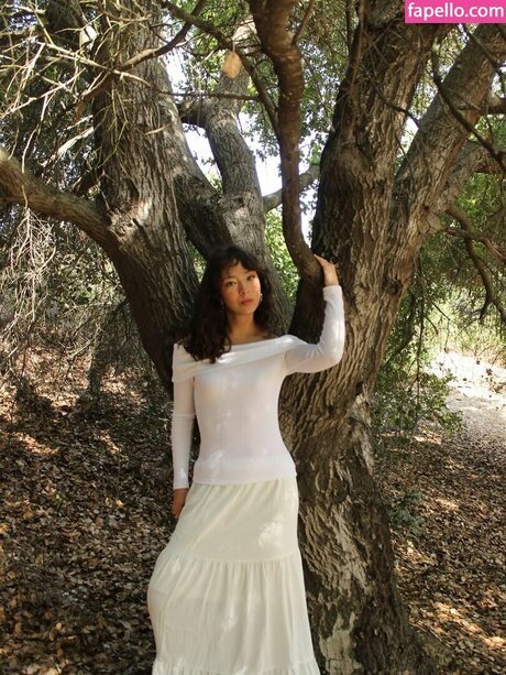 Aubrey Anderson Emmons model top img