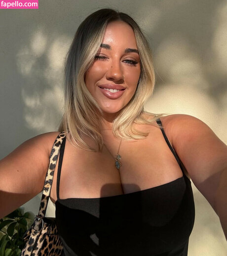 chloetharle adult star pics