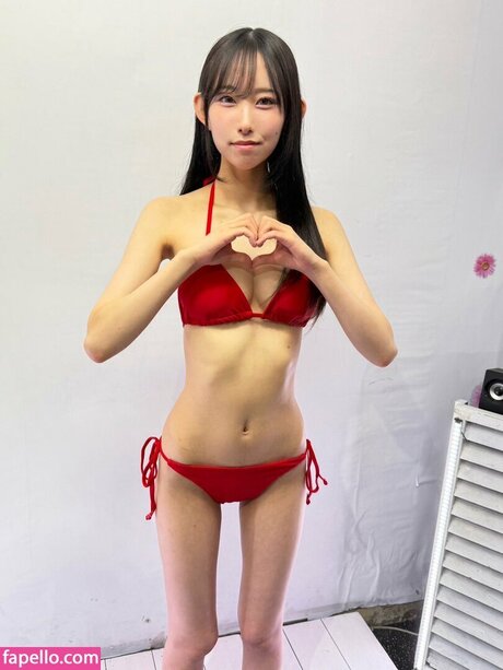 Ririka Tsukishiro model pornographic images