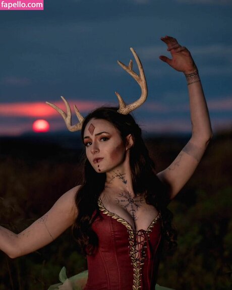 Jessthe Shire pornstar top pic