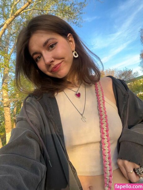 lunese me sexy model gallery